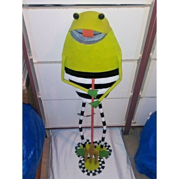 Garden frog sculpture 30" VTG Metal Lawn Yard Figurine hand-painted whimsical - Picture 12 of 12